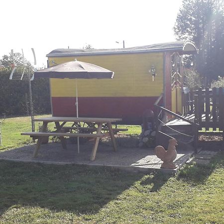 Le Pick Up 403 Vintage Hotell Oradour-sur-Glane Exteriör bild