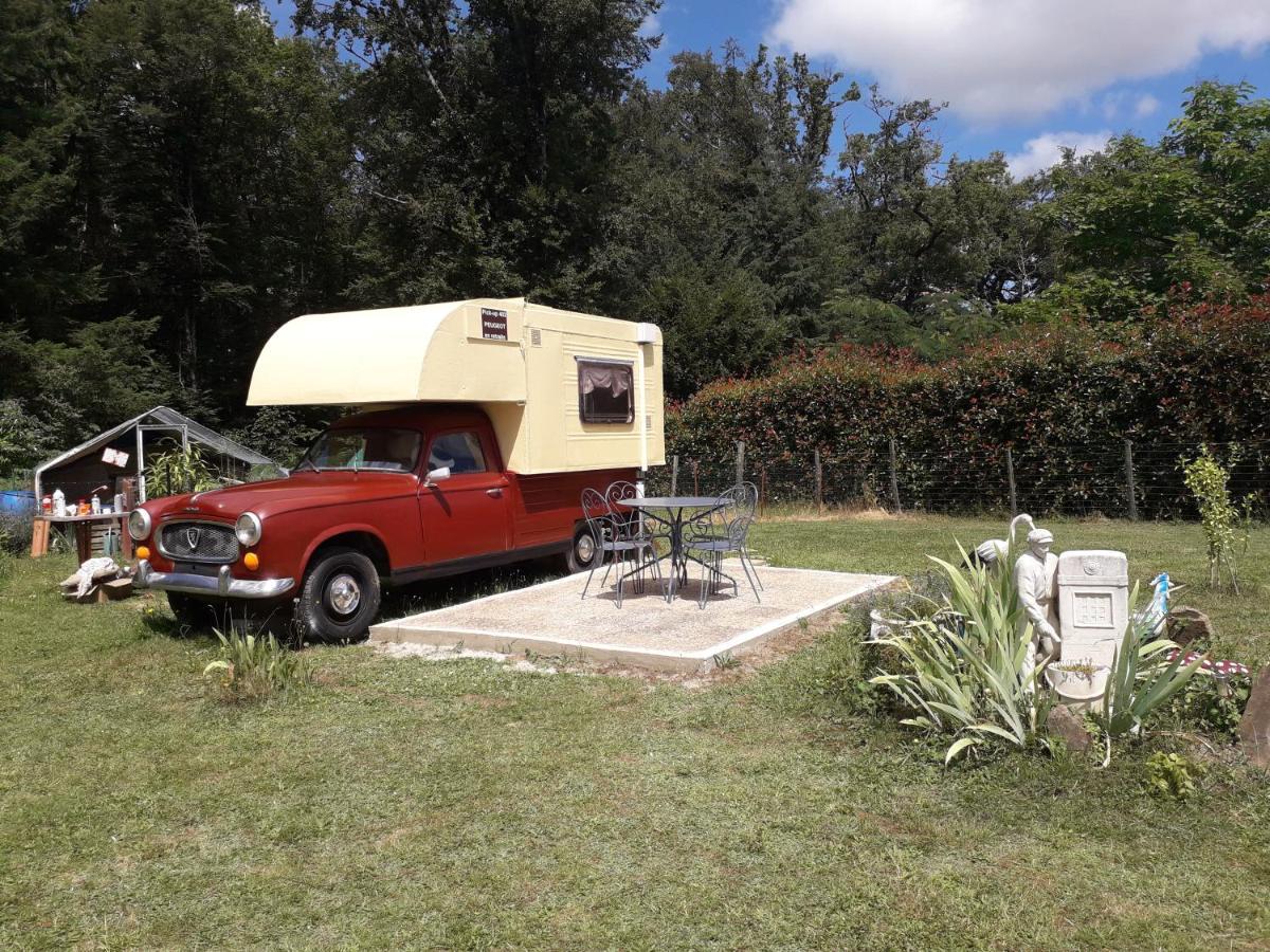 Le Pick Up 403 Vintage Hotell Oradour-sur-Glane Exteriör bild